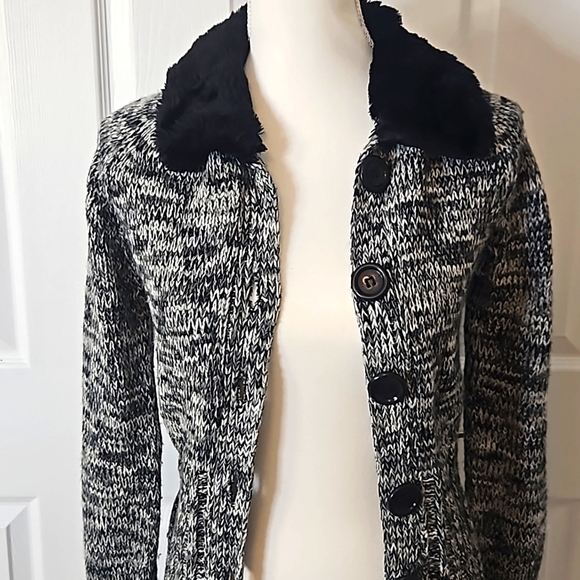 Vintage Chesley Sweater Size Med. - Picture 9 of 11